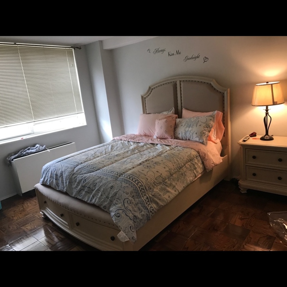 used queen size bed